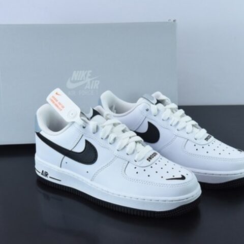 Nike Air Force 1 AF1 空军一号/低帮 白黑 灰尾 刺绣低帮休闲板鞋 货号：CT5531-100