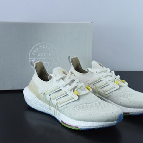 AD 阿迪 Ultra Boost UB22 超弹力爆米花中底休闲跑步鞋 货号：HQ3731