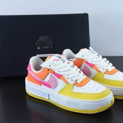 Nike Wmns Air Force 1 Fontanka"White Iridescent"空军 错位解构系列低帮 货号：Dx2675-100
