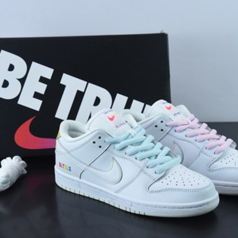 SB Dunk Low"Be True"扣篮系列低帮休闲运动滑板板鞋“白色彩虹光感变色”货号：DR4876-100
