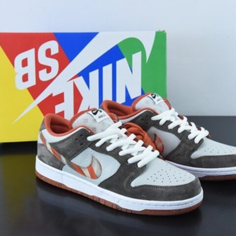 Crushed Skate Shop x Nk SB Dunk Low 涂鸦墙 联名款SB低帮运动休闲板鞋 货号：DH7782-001