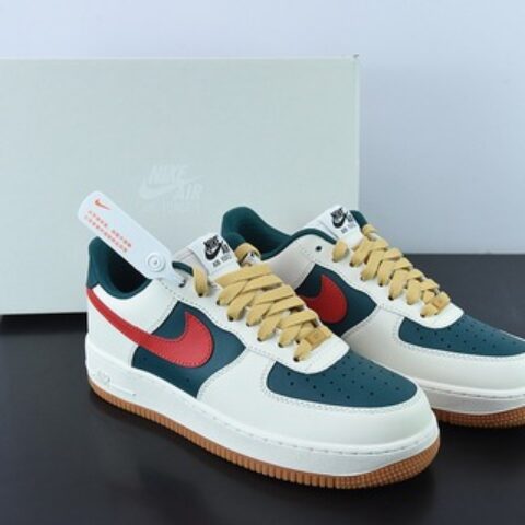 Nike By You Air Force 1'07 Low Retro SP空军一号低帮白绿暗红”货号：FD9063-163