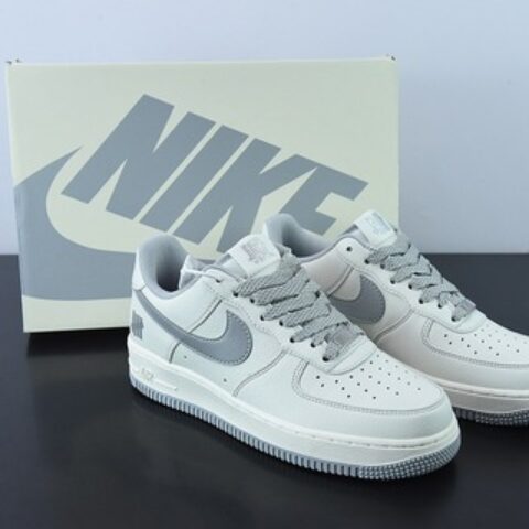 Undefeated x NK Air Force 1 Low 米银空军一号低帮货号：UN6695-288