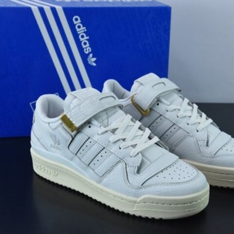 AD Forum 84 Low OG 低帮百搭潮流休闲运动板鞋 以复古篮球鞋 货号：HP5551