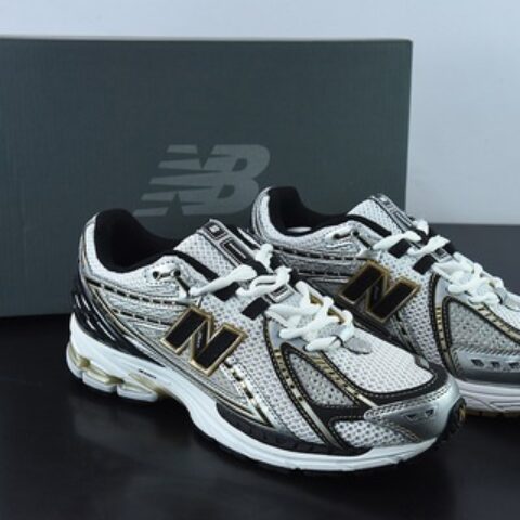 New Balance NB1906R 白银 潮流复古休闲跑步鞋货号：M1906RA