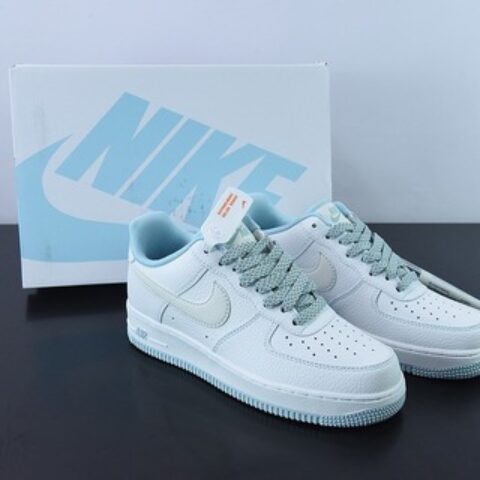 Nk Air Force 1'07 Low 白天蓝配色 空军一号马克线满天星低帮休闲板鞋 货号UO6369-568