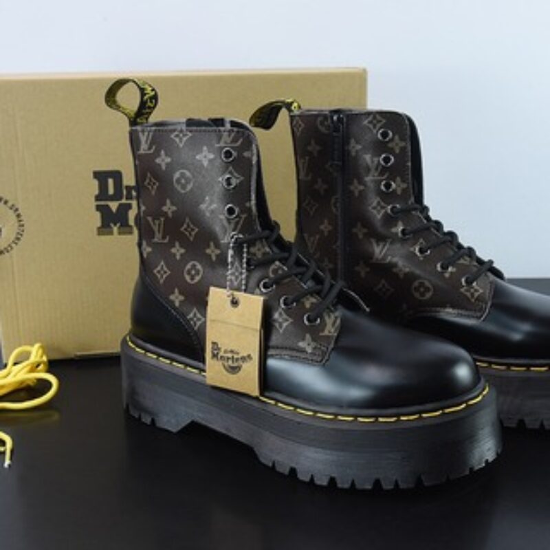 LV/路易威登   代购级 马丁靴系列 马丁靴 /Dr.martens  高帮马丁靴 黑棕LV 货号：R11822206