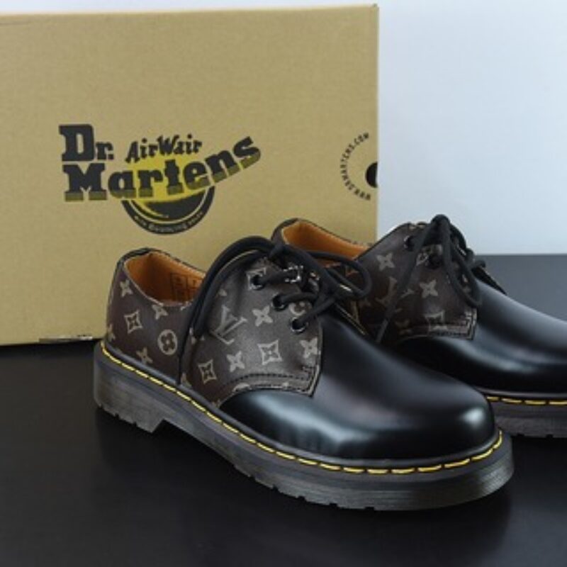 LV/路易威登  马丁靴系列 马丁靴 /Dr.martens  低帮马丁靴     黑棕LV 货号：R11822202