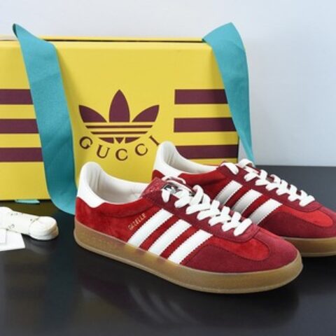 古驰Gucci x 德国运动品牌阿迪达斯Adidas Originals Gazelle"Esquisite Gucci"羚羊系列红色天鹅绒