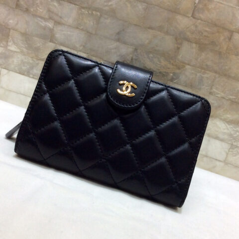 CHANEL 原单进口羊皮短折钱夹 A48667黑色/金扣