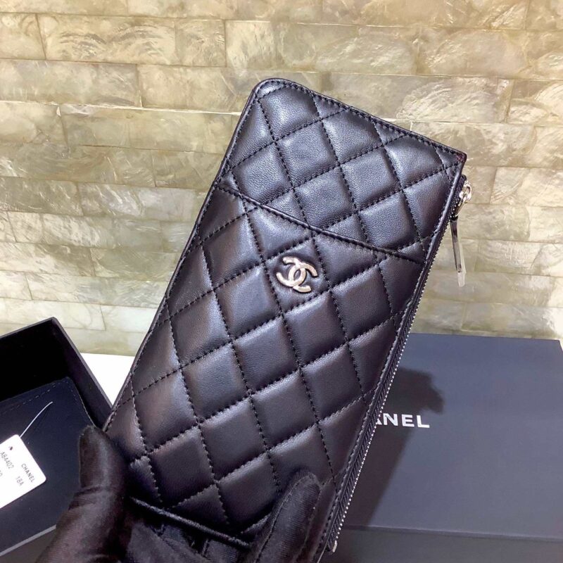 Chanel 2022新品 经典款进口羊皮菱格纹双C手机包 卡包 A84402黑色/银扣
