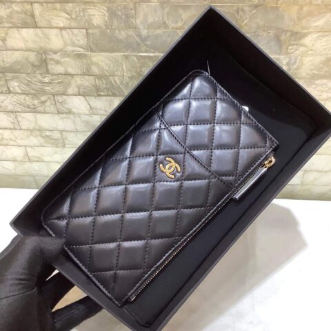 Chanel 2022新品 经典款进口羊皮菱格纹双C手机包 卡包 A84402黑色/金扣