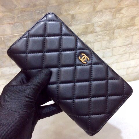 CHANEL 经典进口羊皮二折钱夹 A50099黑色/金扣