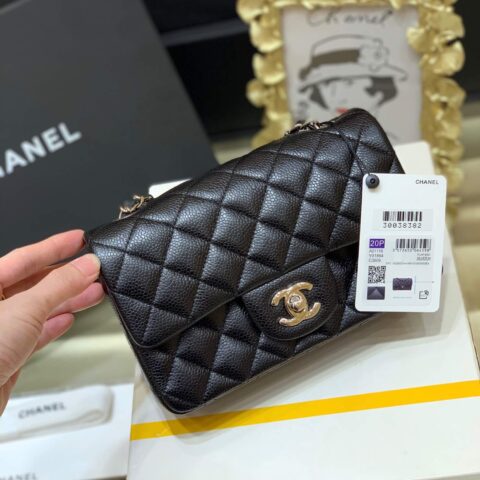 CHANEL CF 20CM 大mini 经典款之Classic flap bag A01116牛皮/黑色/银扣