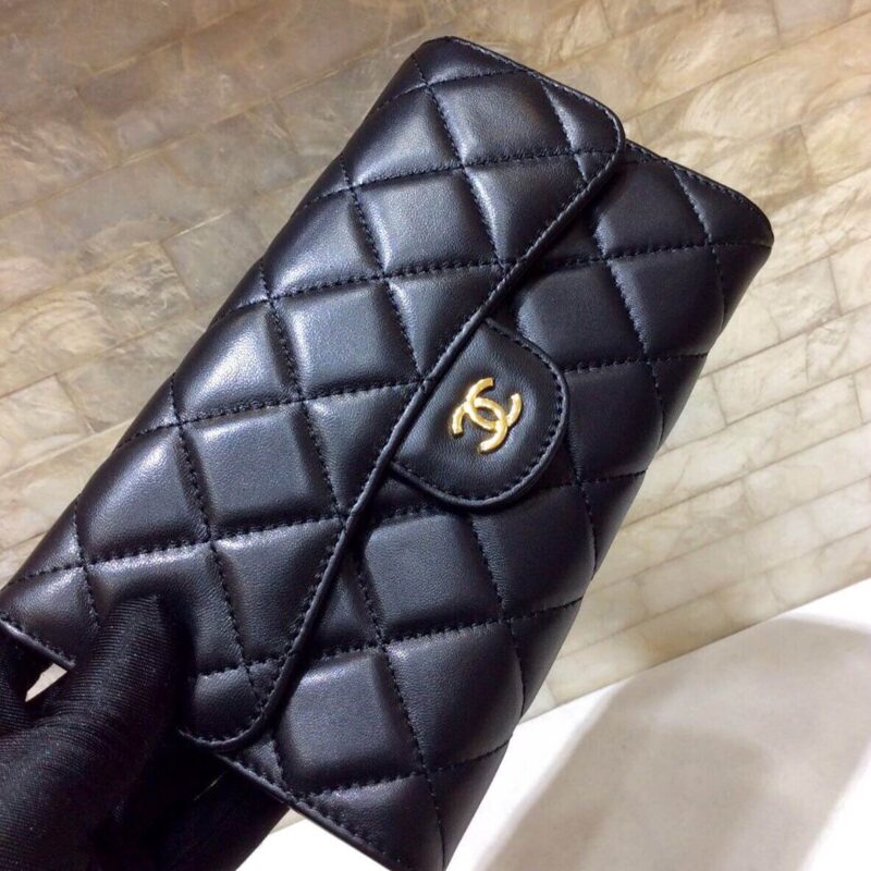 CHANEL 原单进口羊皮三折钱夹 A31506黑色/金扣