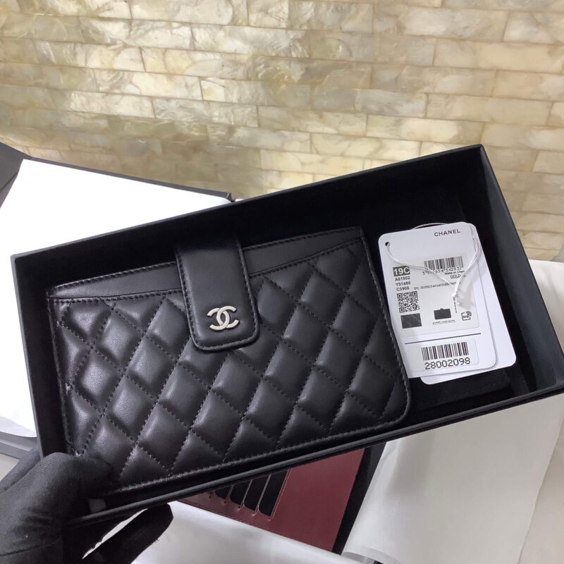 Chanel二件套卡包羊皮长款零钱包手机包卡包 A81902黑色/银扣