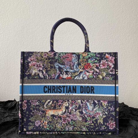 DIOR 大号BOOK TOTE M1286北欧神话多色星座图案