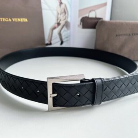 Bottega. Venetia保碟家  雾面小牛皮采用编织工艺搭配针式扣头男士3.5cm腰带