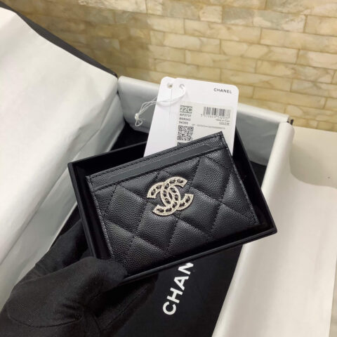 CHANEL 钻扣细球纹牛皮卡包 AP2737