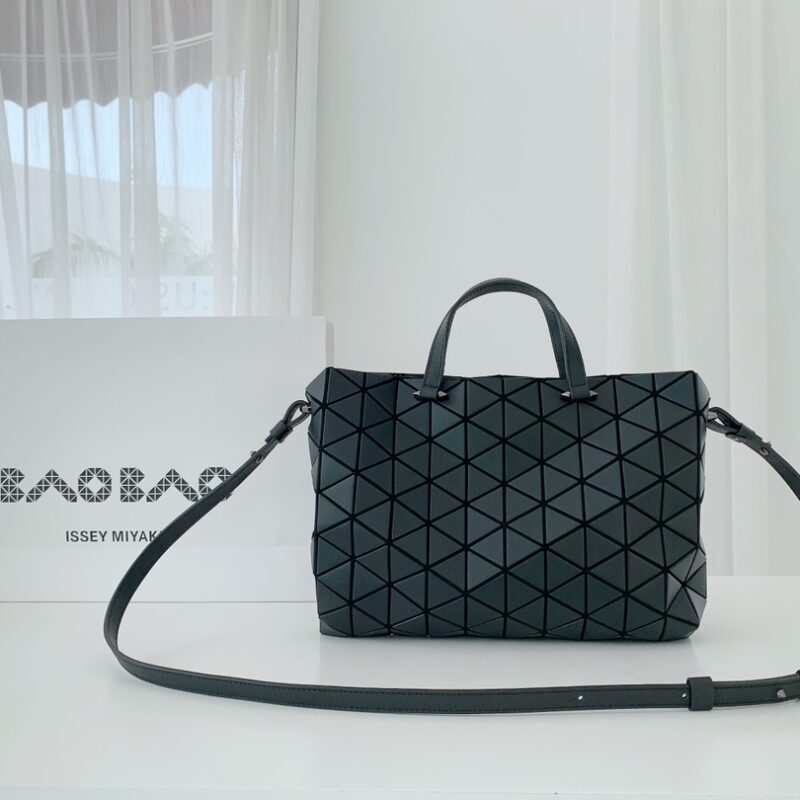 三宅一生 issey miyake baobao 新款公文酒桶包BB83-AG204