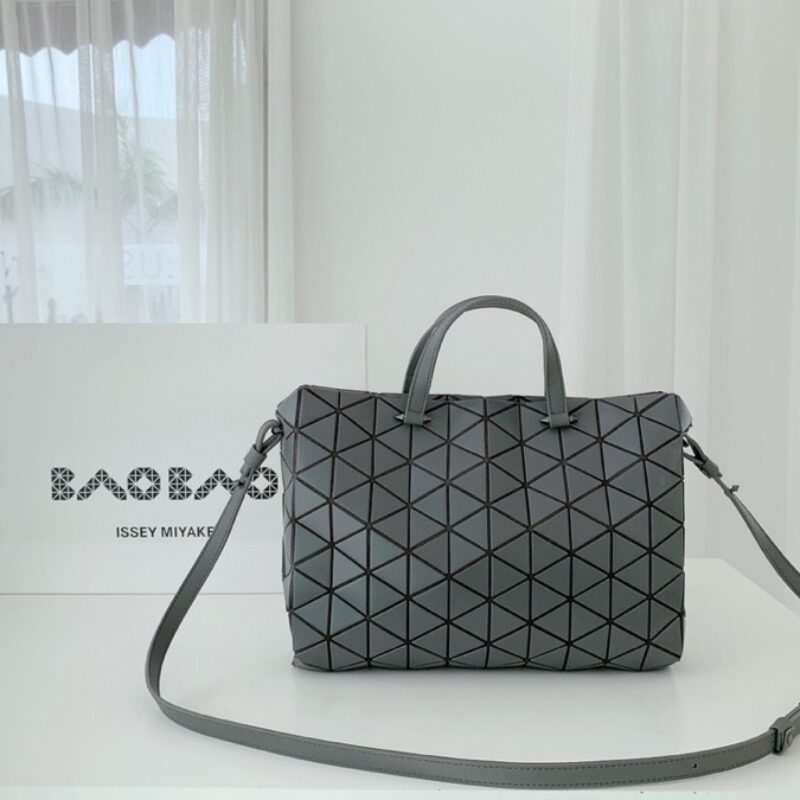 三宅一生 issey miyake baobao 新款公文酒桶包BB83-AG204