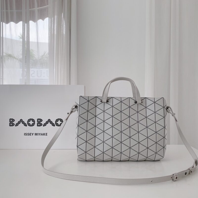 三宅一生 issey miyake baobao 新款公文酒桶包BB83-AG204
