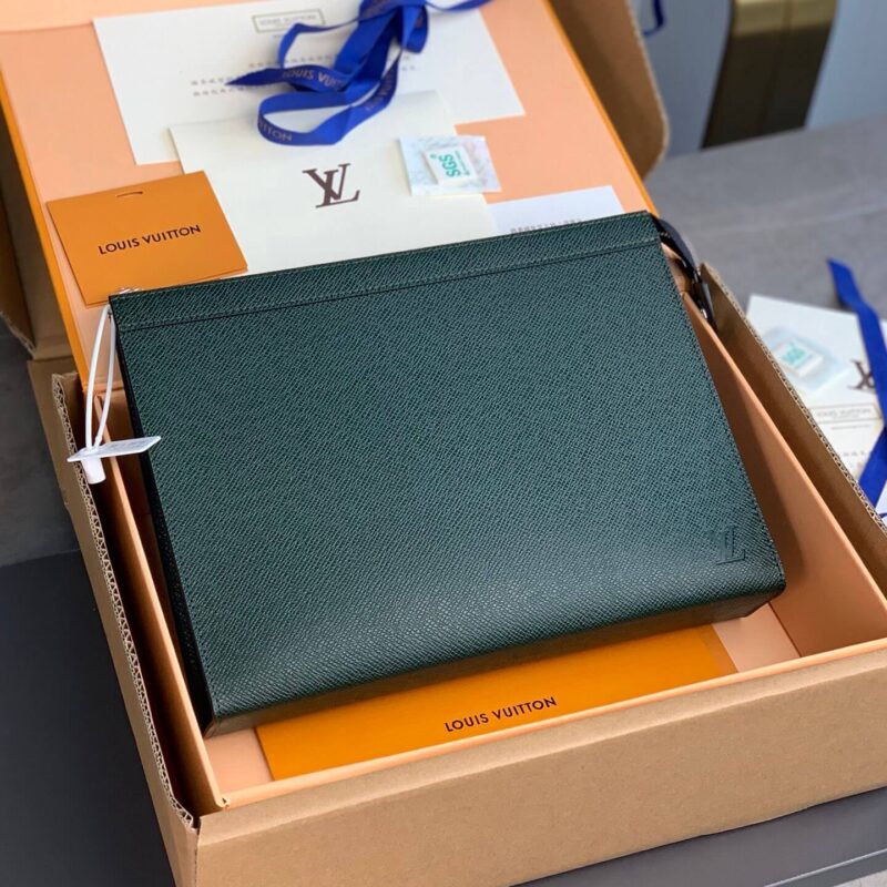 LV M81556 POCHETTE VOYAGE 手拿包
