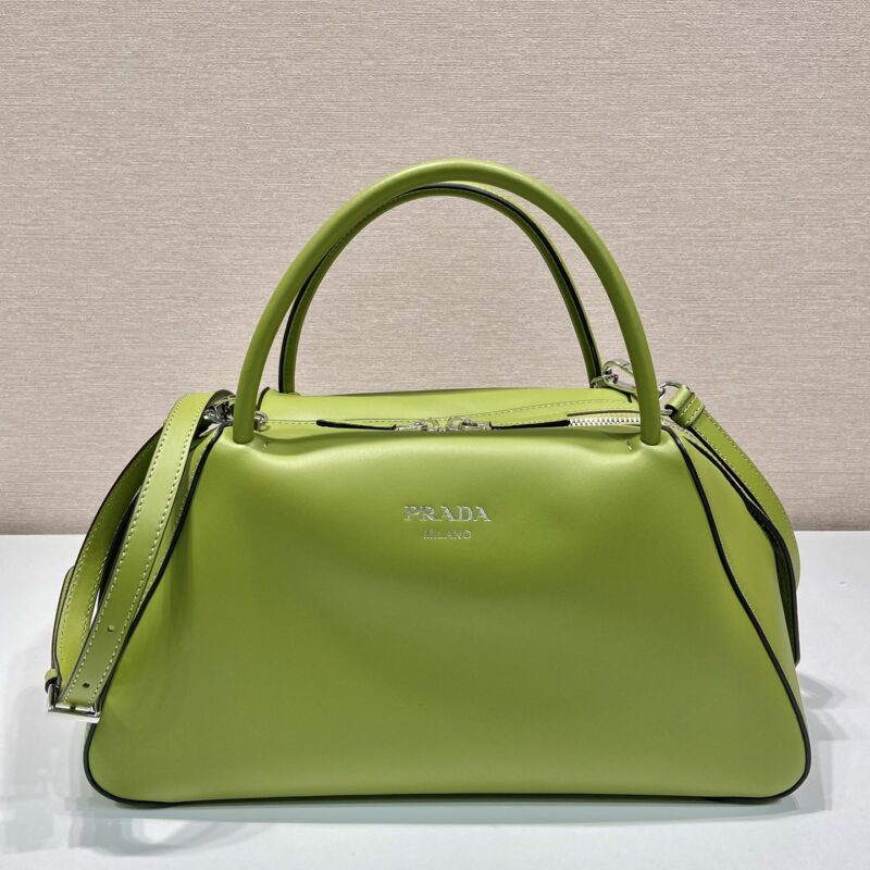 PRADA普拉达2022秋冬时装秀牛皮保龄球包1BA365