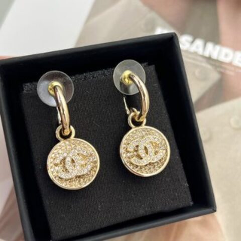 新款☑️CHANEL香奈儿c2双c圆形满钻耳钉耳环