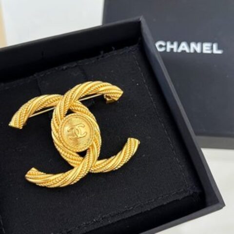 新款☑️CHANEL香奈儿双c金色胸针