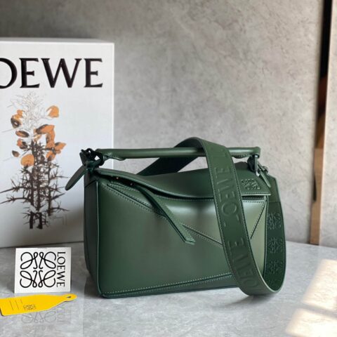 LOEWE Puzzle 24CM bag 字母肩带牛皮小号几何包 0189绿色/绿扣