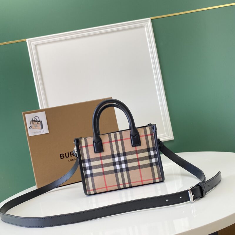 Burberry巴宝莉Vintage 格纹新款托特包