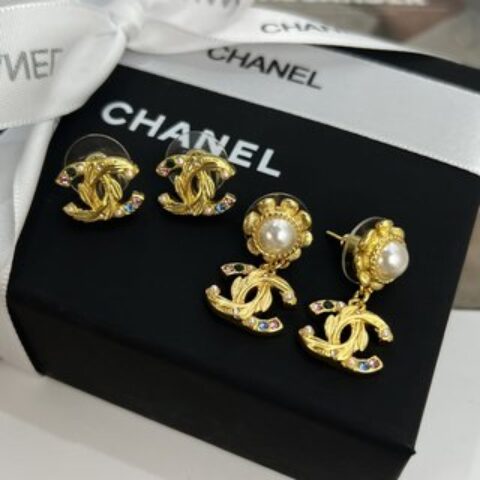 新款☑️CHANEL香奈儿双c耳钉耳环