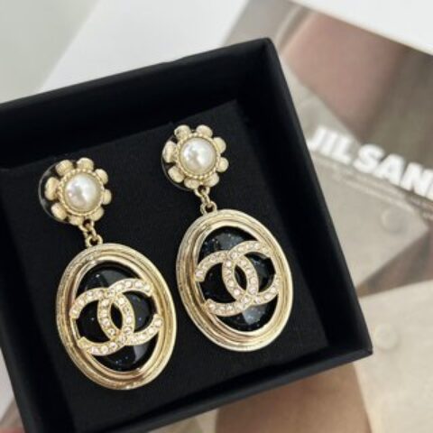 新款☑️CHANEL香奈儿双c黑色水滴状耳钉耳环