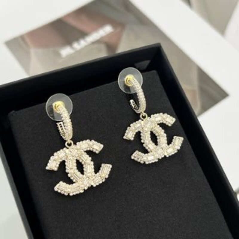 新款☑️CHANEL香奈儿c2双c满钻耳钉耳环