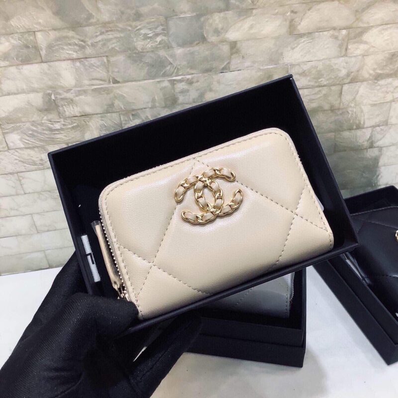 Chanel 经典菱格纹19羊皮金色大cc logo 拉链卡包 AP0949杏色