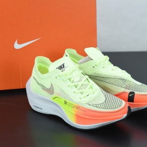 Nk ZoomX Vaporfly NEXT％ 2 马拉松针织面透气运动跑鞋 黄橙 货号：CU4111-700