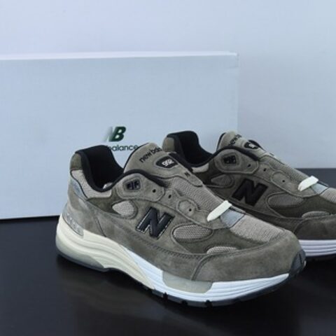 JJJJound x New Balance M992J2 联名总统复古慢跑鞋 黑灰