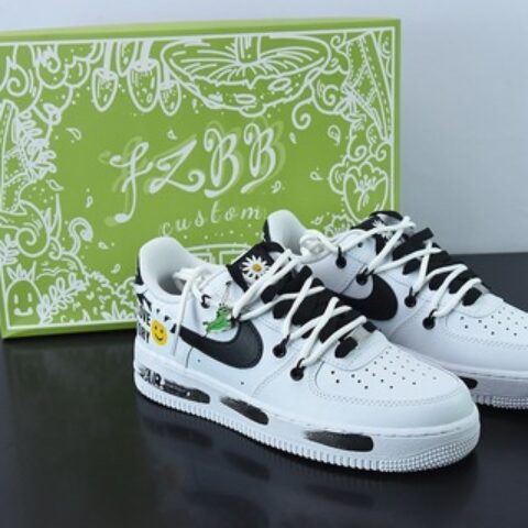 Nike Air Force 1 Low 笑脸绑带创意定制空军一号低帮运动休闲板鞋 货号：CW2288-111