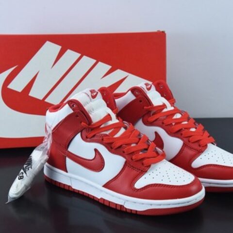 NK SB Dunk High "University Red" 大学红配色高帮男子篮球鞋 货号：DD1399 106