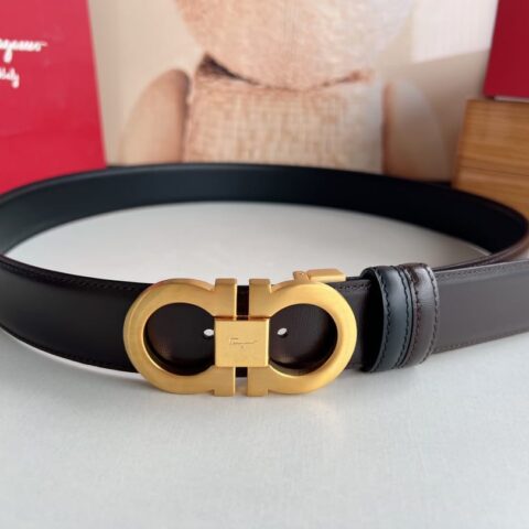 Ferragamo菲拉格慕男士专柜对版金属扣，头层牛皮双面外用腰带