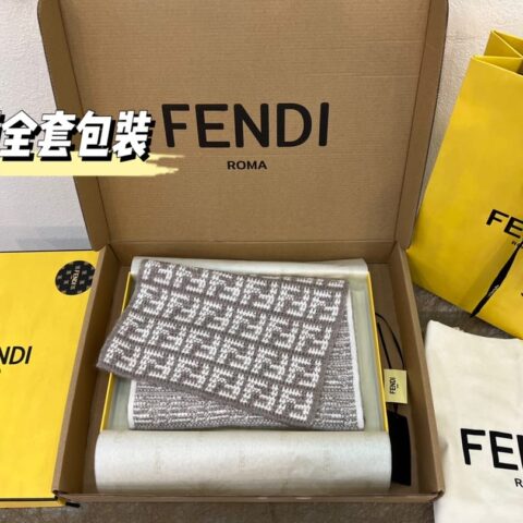 FENDI芬迪FF撞色字母提花长巾FXT362