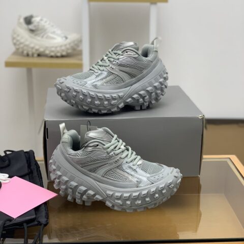 BALENCIAGA巴黎世家   尼龙和网布材质巴黎情侣款鞋