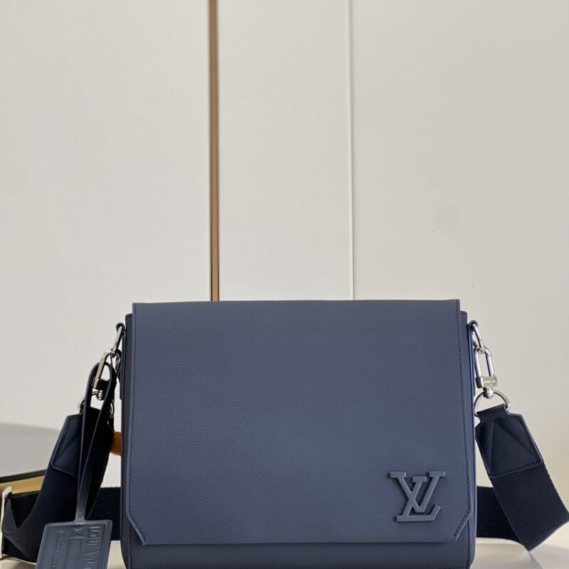 LV M21363 TAKEOFF 邮差包