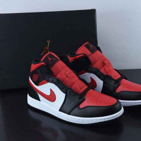 Wmns Air Jordan 1 Mid GS"Chicago Black Red"AJ1乔丹一代“黑白红小芝加哥”高帮篮球鞋 货号：554724-079