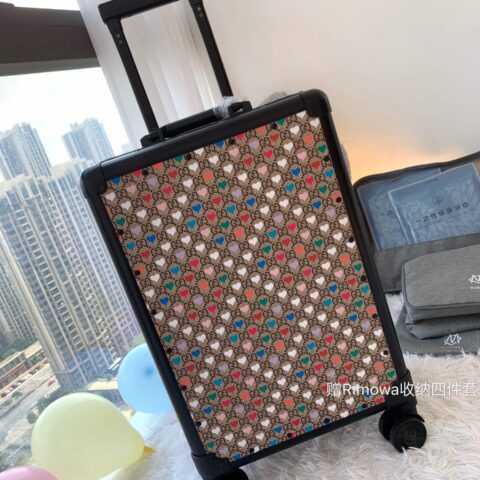 GUCCI古驰经典双G花料配铝框行李箱/拉杆箱