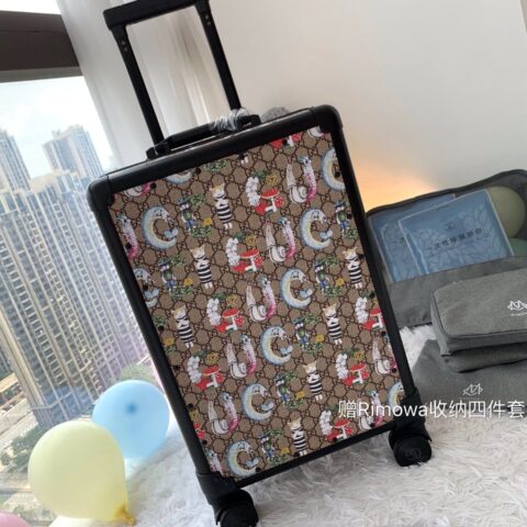 GUCCI古驰经典双G花料配铝框行李箱/拉杆箱