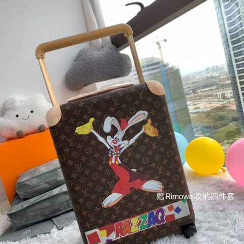 LV路易威登HORIZON 四轮拉杆箱M23203