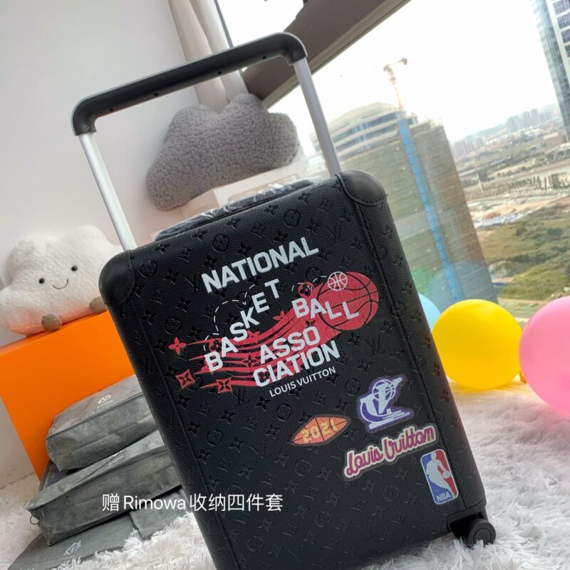 LV路易威登HORIZON 四轮拉杆箱M23203