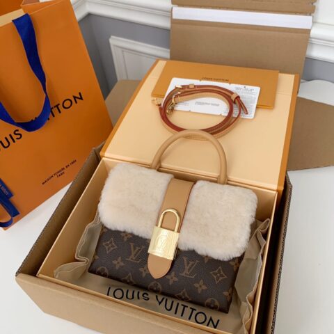 LV M46318 LOCKY BB BAG